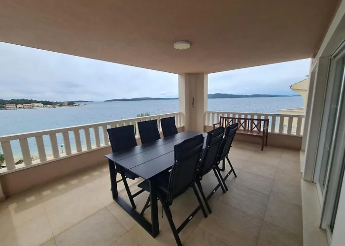 아파트 Pinna Nobilis Moma Level 1 *